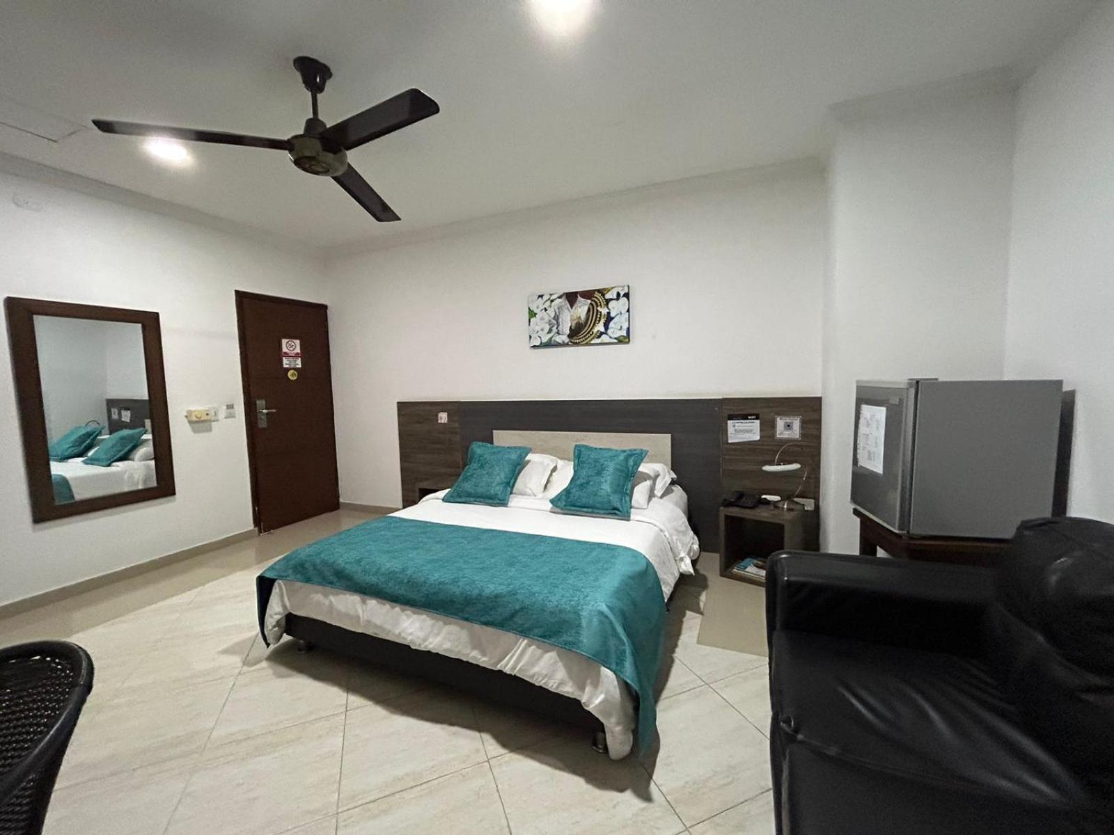 Hotel La Casa 1 Montería Екстериор снимка