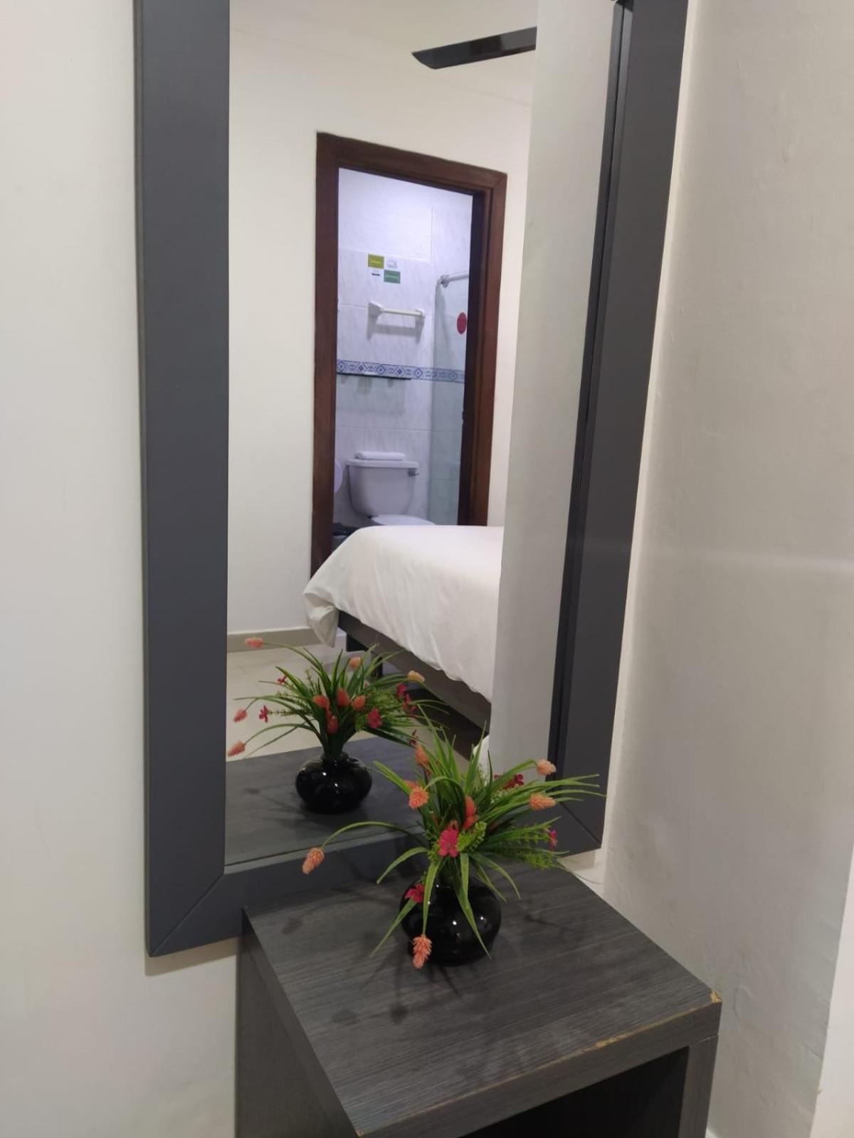 Hotel La Casa 1 Montería Екстериор снимка