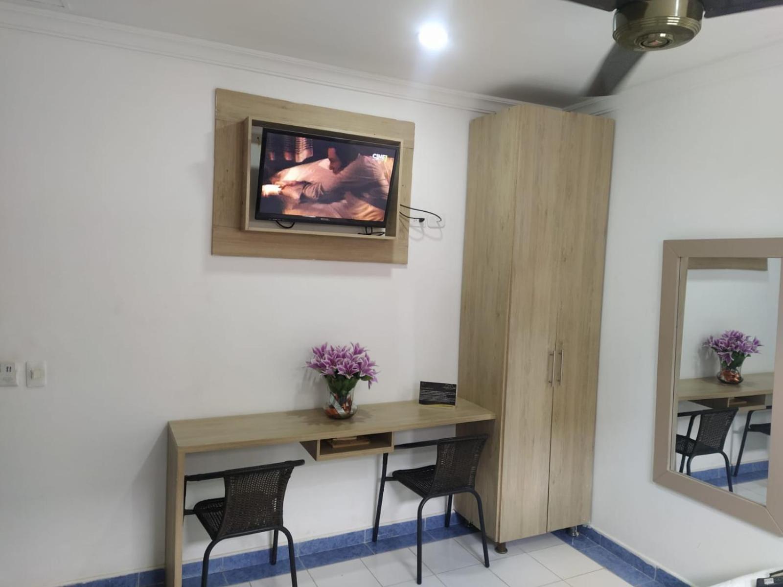 Hotel La Casa 1 Montería Екстериор снимка